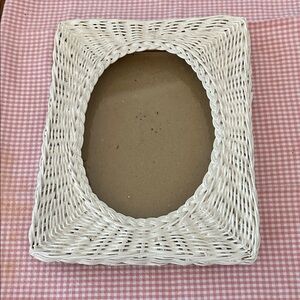 White Wicker Oval Picture Frame